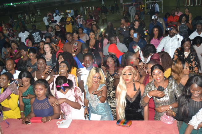 153 IMAGES: Comment TITI la lionne de la musique Sénégalaise a séduit son public au Q CITY de la Gambie avec un show magique.