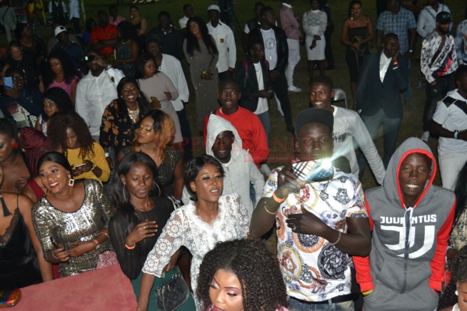 153 IMAGES: Comment TITI la lionne de la musique Sénégalaise a séduit son public au Q CITY de la Gambie avec un show magique.