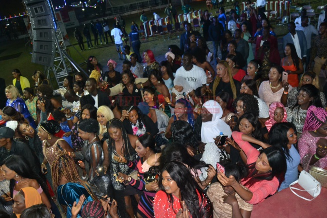 153 IMAGES: Comment TITI la lionne de la musique Sénégalaise a séduit son public au Q CITY de la Gambie avec un show magique.
