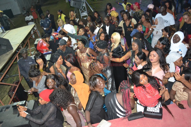 153 IMAGES: Comment TITI la lionne de la musique Sénégalaise a séduit son public au Q CITY de la Gambie avec un show magique.