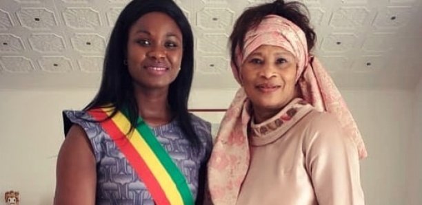 Assemblée nationale: Me Aissata Tall Sall remet officiellement son «écharpe» à Marième Soda Ndiaye