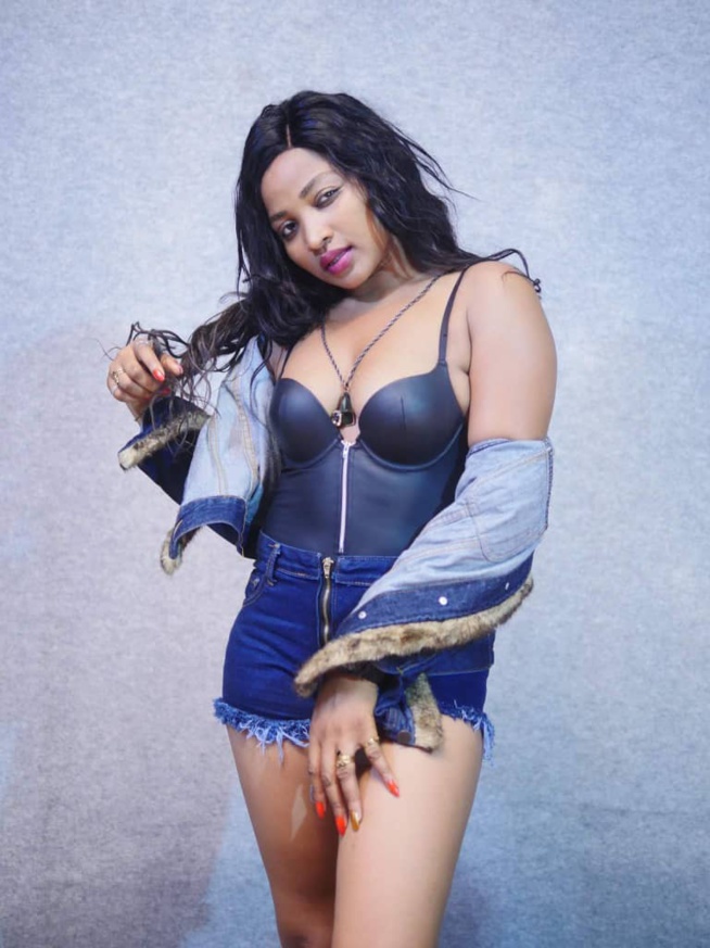 Medarts Prod va à la conquete de l'Afrique,apres la Guinée, RDC,maintenant au Togo,avec Kapricia ,surnome la Lionne du Togo. Medarts Prod va à la conquete de l'Afrique,apres la Guinée, RDC,maintenant au Togo,avec Kapricia ,surnome la Lionne du Togo.