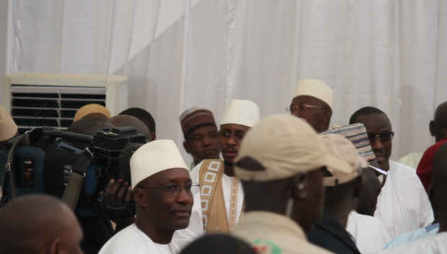 Louga Ziarra Omarienne 2020 : le fils du Khalife facilite le rapprochement entre Moustapha DIOP et Mamour DIALLO