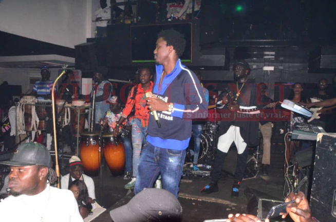 Vipeoples décerne le trophée de l'homme de l'année 2019, à Waly Seck au Vogue Vipeoples décerne le trophée de l'homme de l'année 2019, à Waly Seck au Vogue