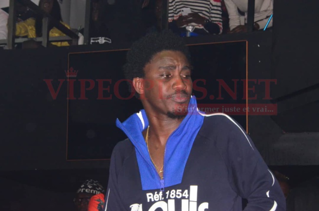 Vipeoples décerne le trophée de l'homme de l'année 2019, à Waly Seck au Vogue Vipeoples décerne le trophée de l'homme de l'année 2019, à Waly Seck au Vogue