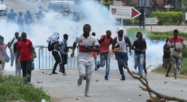 Bambey – Deux policiers blessés dans des affrontements entre étudiants et forces de l’ordre Bambey – Deux policiers blessés dans des affrontements entre étudiants et forces de l’ordre
