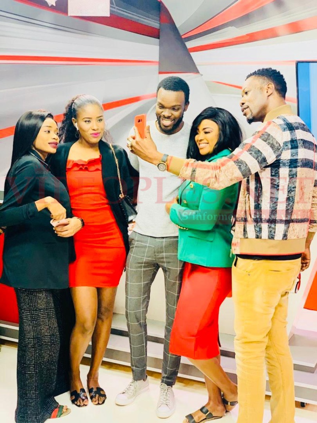 Nafissatou Diéye Diop brille avec ses collègues sur le plateau de Rendez-vous sur la Sentv Nafissatou Diéye Diop brille avec ses collègues sur le plateau de Rendez-vous sur la Sentv