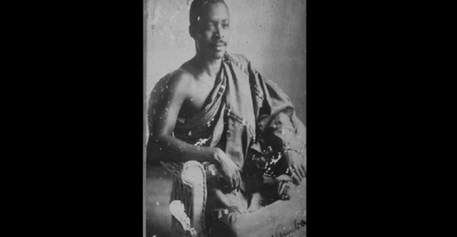 Kobina Sekyi, l’avocat ghanéen qui avait juré de ne jamais porter de vêtements européens Kobina Sekyi, l’avocat ghanéen qui avait juré de ne jamais porter de vêtements européens