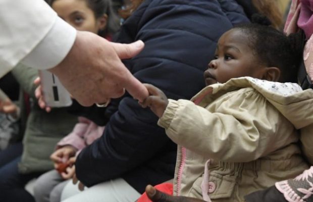 Vatican : Le Pape François se solidarise avec un enfant du Sénégal Vatican : Le Pape François se solidarise avec un enfant du Sénégal