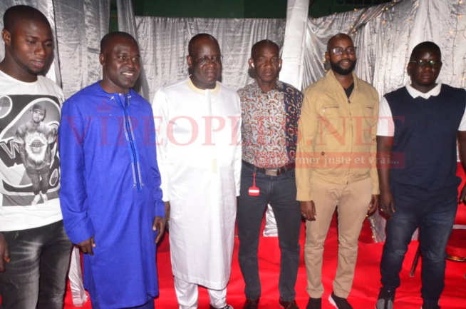 Les 85 images de l'anniversaire royal du Président Mbagnick Diop élu Homme de l'ANNÉE par Vipeoples.net Les 85 images de l'anniversaire royal du Président Mbagnick Diop élu Homme de l'ANNÉE par Vipeoples.net