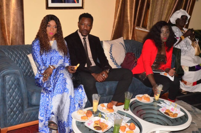 VIPEOPLES décerne le trophée de l'homme de l'année 2019 au président Mbagnick Diop du MEDS. CATEGORIE HOMME D'AFFAIRES