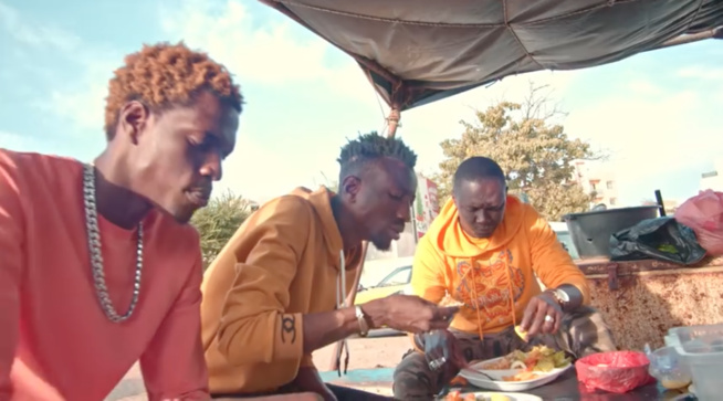 VIDÉO OFFICIELLE:    ELAJ KEITA LE NEYMAR DE LA MUSIQUE SIGNE BINE FALL