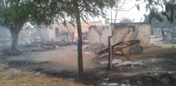 Louga : Un incendie ravage des cases à Ngar Peul Louga : Un incendie ravage des cases à Ngar Peul