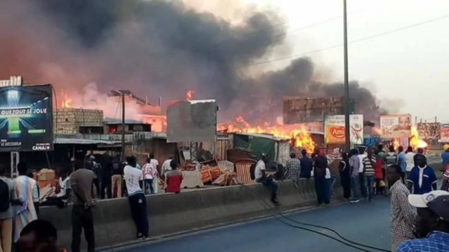 Urgent : Le parc Lambaye de Pikine prend « encore » feu!