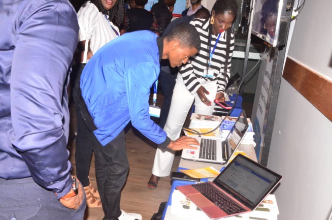 En direct Pullman: FDSUT lance la journée des START-UPS, expositions des participants.