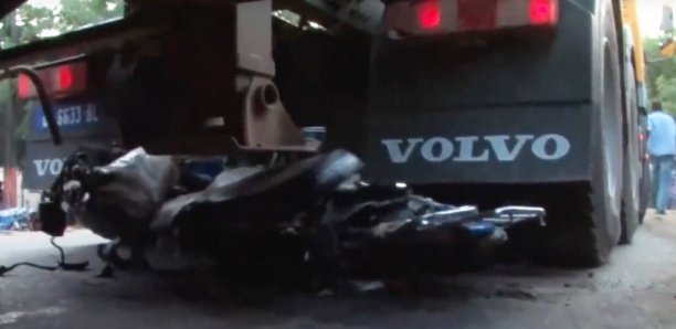 DRAME A THIES : Un conducteur de Jakarta meurt dans un choc violent avec un camion