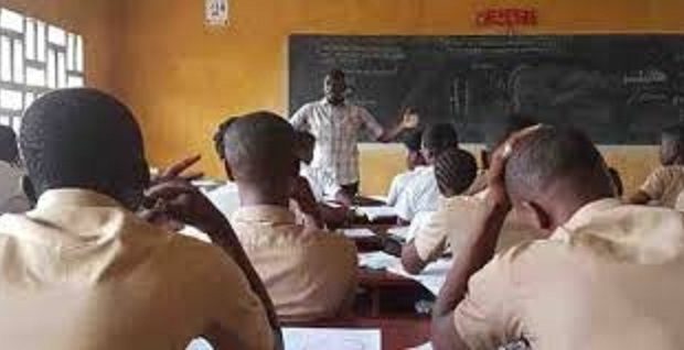Prof battue par une élève : Ce qui s’est réellement passé Prof battue par une élève : Ce qui s’est réellement passé
