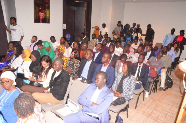 Panel des exposants à la journée des START-UPS avec le Fonds de développement du service universel des télécommunications. Panel des exposants à la journée des START-UPS avec le Fonds de développement du service universel des télécommunications.