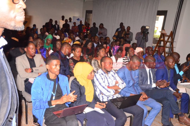 Panel des exposants à la journée des START-UPS avec le Fonds de développement du service universel des télécommunications. Panel des exposants à la journée des START-UPS avec le Fonds de développement du service universel des télécommunications.