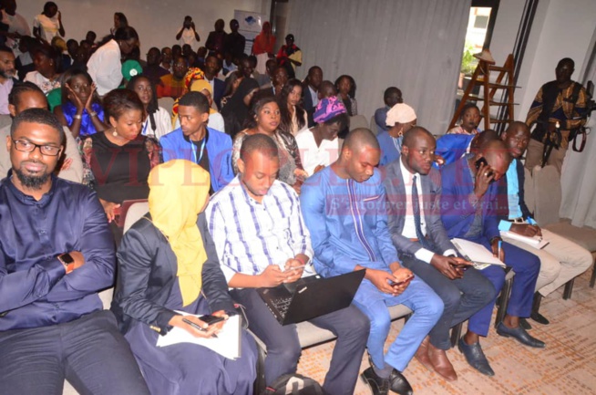 Panel des exposants à la journée des START-UPS avec le Fonds de développement du service universel des télécommunications. Panel des exposants à la journée des START-UPS avec le Fonds de développement du service universel des télécommunications.