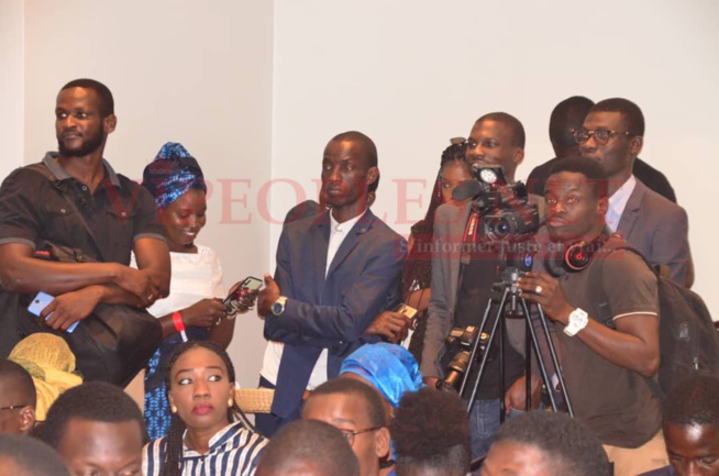 Panel des exposants à la journée des START-UPS avec le Fonds de développement du service universel des télécommunications. Panel des exposants à la journée des START-UPS avec le Fonds de développement du service universel des télécommunications.