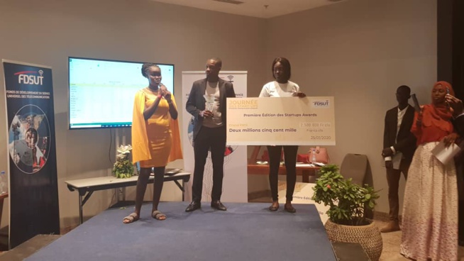 Trois chèques de 5 millions partagés par le 3 vainqueurs de la journée des START-UPS avec la FDSUT. Trois chèques de 5 millions partagés par le 3 vainqueurs de la journée des START-UPS avec la FDSUT.