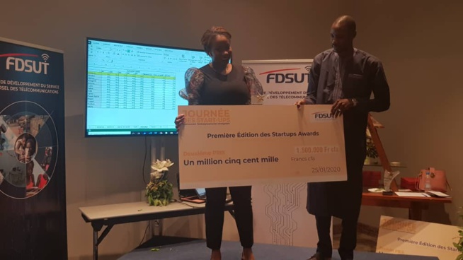 Trois chèques de 5 millions partagés par le 3 vainqueurs de la journée des START-UPS avec la FDSUT. Trois chèques de 5 millions partagés par le 3 vainqueurs de la journée des START-UPS avec la FDSUT.