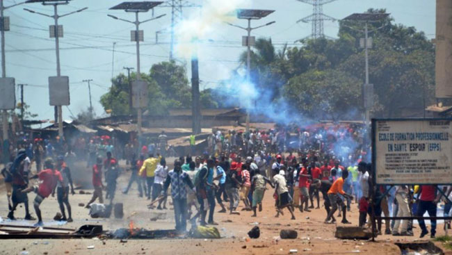 En Guinée, un jeune tué dans des heurts avec les forces de l’ordre En Guinée, un jeune tué dans des heurts avec les forces de l’ordre
