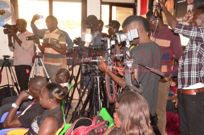 Point de presse: L'artiste Demba Guissé déplore ce qu'il déteste dans la musique Sénégalaise Point de presse: L'artiste Demba Guissé déplore ce qu'il déteste dans la musique Sénégalaise