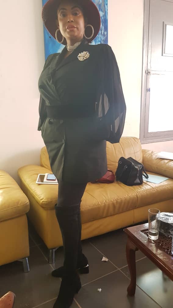 L'ex miss Sénégal, Fabhien Felhio ullumine le nouveau plateau de C à Dire sur la 2STV en compagnie de Ben Matar. Admirez les images
