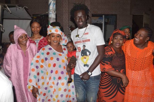VIDÉO: 3000 Albums vendus en 24H, le fils de Moustapha Mbaye, Tarba Mbaye bat le record en 2020.