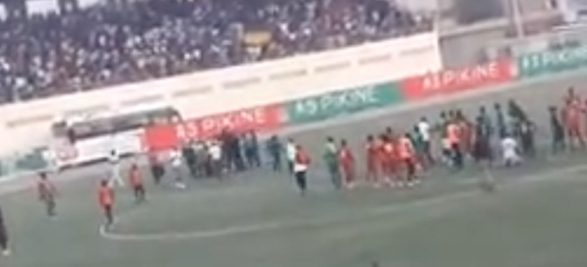 VIDÉO: Le match Asc Pikine Casasport vire à un incident. VIDÉO: Le match Asc Pikine Casasport vire à un incident.
