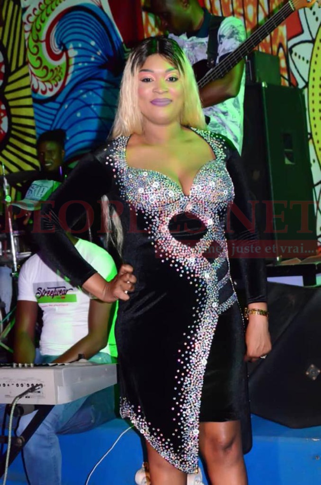 20 PHOTOS: Quand la classé et l'élégance répondent aux normes de la lionne Titi avant le 04 avril pour l'indépendance du Sénégal à Paris 20 PHOTOS: Quand la classé et l'élégance répondent aux normes de la lionne Titi avant le 04 avril pour l'indépendance du Sénégal à Paris