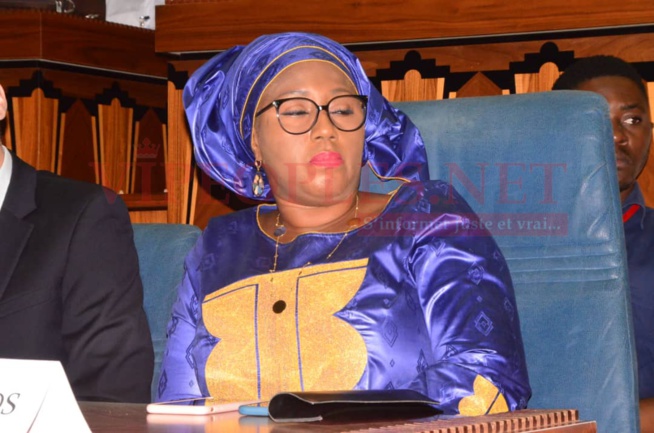 Forum du 1er emploi, le MEDS du président Mbagnick Diop réussit le pari de l19 eme éditions. Forum du 1er emploi, le MEDS du président Mbagnick Diop réussit le pari de l19 eme éditions.