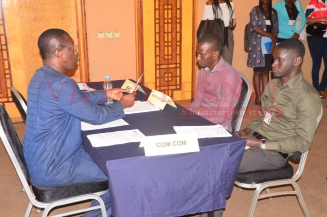 Des milliers de jeunes au Forum du 1er emploi avec le Meds Jour 2. Des milliers de jeunes au Forum du 1er emploi avec le Meds Jour 2.