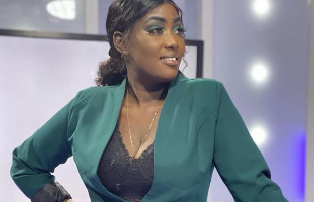 Dior Mbaye revient en force: Admirez son Sagnsé , Hanches bien taillées, Sagnsée de prestige