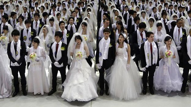 Séoul: 6000 jeunes couples mariés ce vendredi Séoul: 6000 jeunes couples mariés ce vendredi