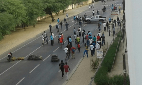 Mort de Lamine Koïta : les jakartamen ont délogé les élèves du lycée Coumba Ndoffène Diouf, ce matin