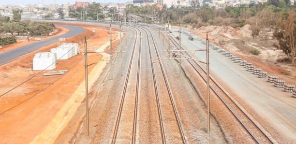 Ter et Autoroute à péage : Les mises en garde de Macky Sall à la France Ter et Autoroute à péage : Les mises en garde de Macky Sall à la France