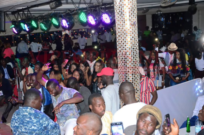 68 PHOTOS: Dans une robe super élégante et classe, TITI élève la barre au sommet du Sams prestige de Thies. 68 PHOTOS: Dans une robe super élégante et classe, TITI élève la barre au sommet du Sams prestige de Thies.