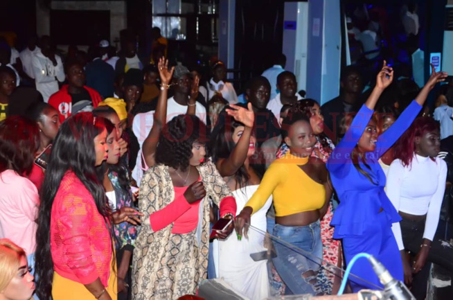 68 PHOTOS: Dans une robe super élégante et classe, TITI élève la barre au sommet du Sams prestige de Thies. 68 PHOTOS: Dans une robe super élégante et classe, TITI élève la barre au sommet du Sams prestige de Thies.