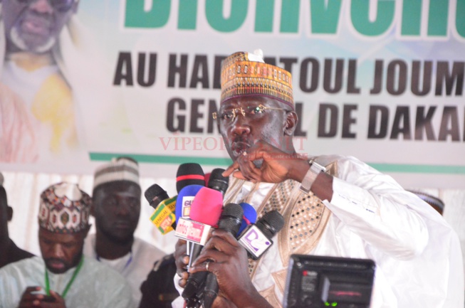 Les 43 images du Hadaratoul Jumah Nationale du fils cadet de Mame Baye, Baye Mbaye MC Niasse au stade Leopold Senghor