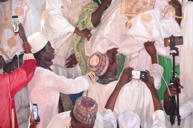Les 43 images du Hadaratoul Jumah Nationale du fils cadet de Mame Baye, Baye Mbaye MC Niasse au stade Leopold Senghor