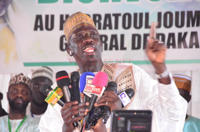 Les 43 images du Hadaratoul Jumah Nationale du fils cadet de Mame Baye, Baye Mbaye MC Niasse au stade Leopold Senghor