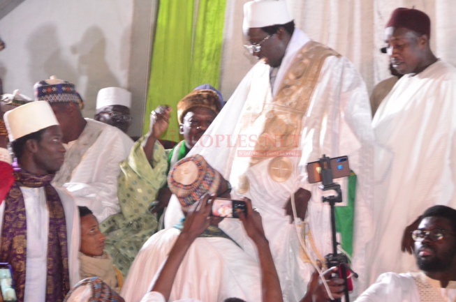 Les 43 images du Hadaratoul Jumah Nationale du fils cadet de Mame Baye, Baye Mbaye MC Niasse au stade Leopold Senghor