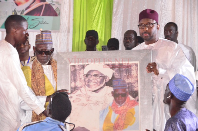 Les 43 images du Hadaratoul Jumah Nationale du fils cadet de Mame Baye, Baye Mbaye MC Niasse au stade Leopold Senghor