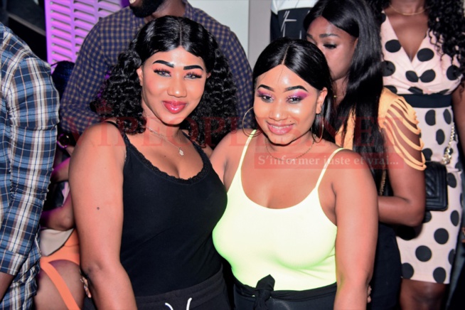 VIDÉO: Saraba Night chauffe, El Hadj Keita le Neymar de sa génération élu nouveau chouchou des jeunes filles de la Médina. VIDÉO: Saraba Night chauffe, El Hadj Keita le Neymar de sa génération élu nouveau chouchou des jeunes filles de la Médina.