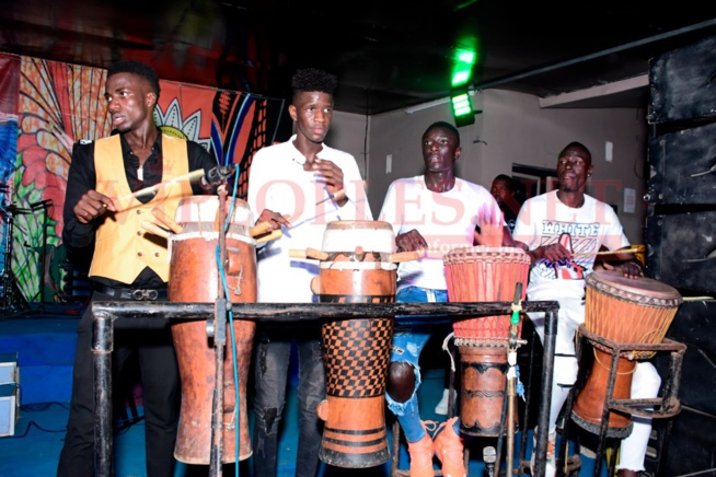 VIDÉO: Saraba Night chauffe, El Hadj Keita le Neymar de sa génération élu nouveau chouchou des jeunes filles de la Médina.
