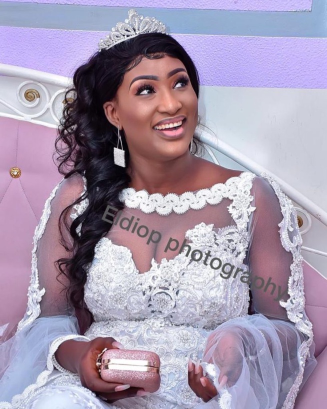 Découvrez l’actrice Bébé Sy, toute ravissante le jour de son mariage Découvrez l’actrice Bébé Sy, toute ravissante le jour de son mariage