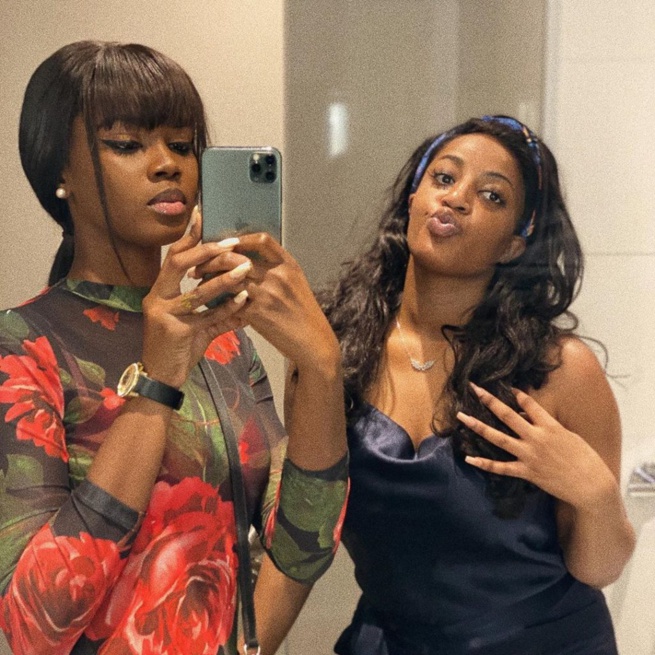 Anna et Betty, les deux maîtresses de Pod s’affichent en toute complicité Anna et Betty, les deux maîtresses de Pod s’affichent en toute complicité